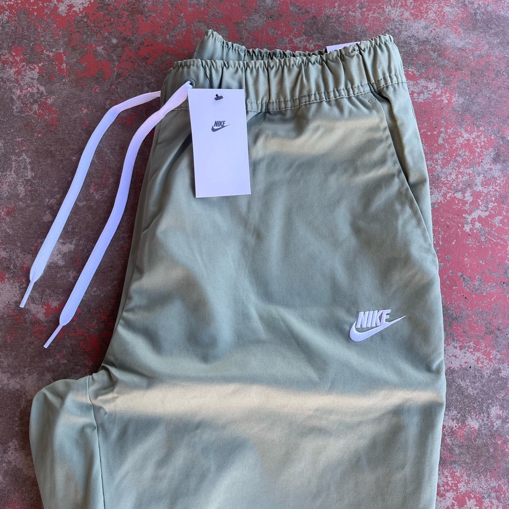 Nike Club Woven Tapered Leg Pants Oil Green NWT DX0623-386 Medium - Picture 8 of 11